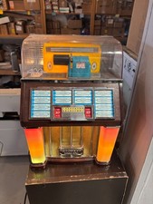 crosley radio  cassette player .IT WORKS  COLLECTORS EDITION