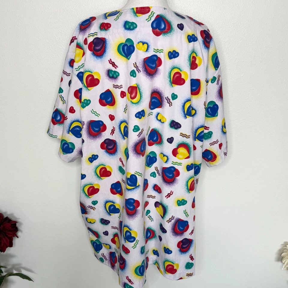 Natural Uniforms Women's Heart Theme Scrub Top Size 2XL White with Hearts - Image 3 of 4