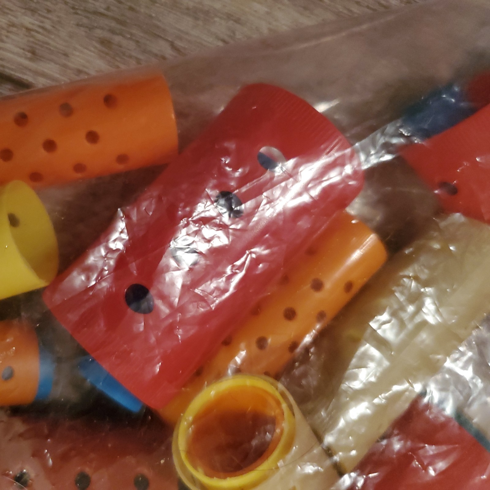 Vtg  Graduated Assorted Sizes Nesting Plastic Hai… - image 3