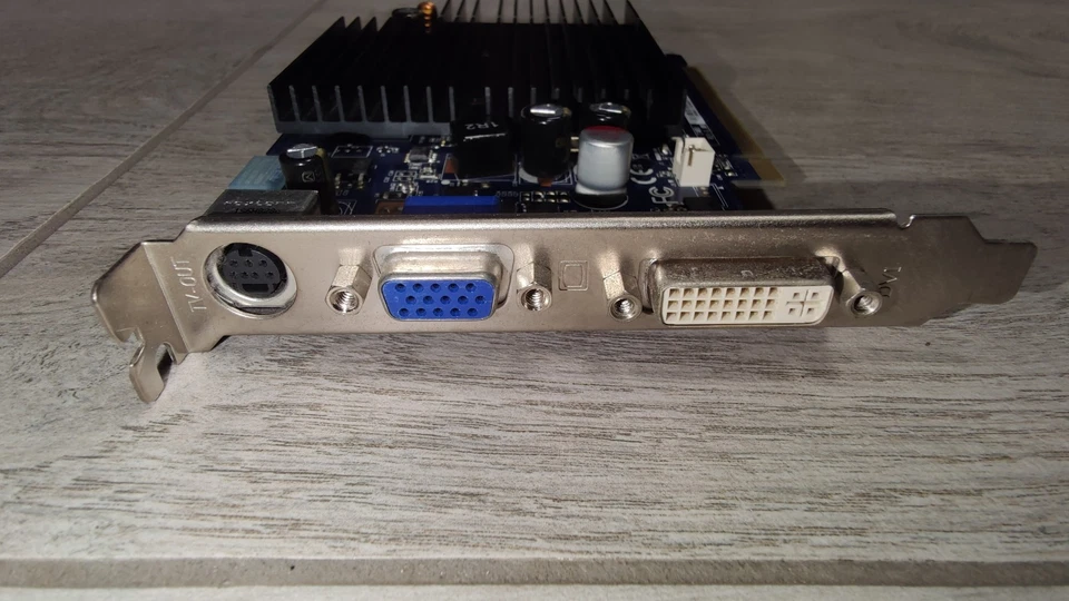 SCHEDA VIDEO ASUS NVIDIA GEFORCE 8500GT 512MB DVI/VGA/S-Video PCIe Silent - Immagine 2 di 3