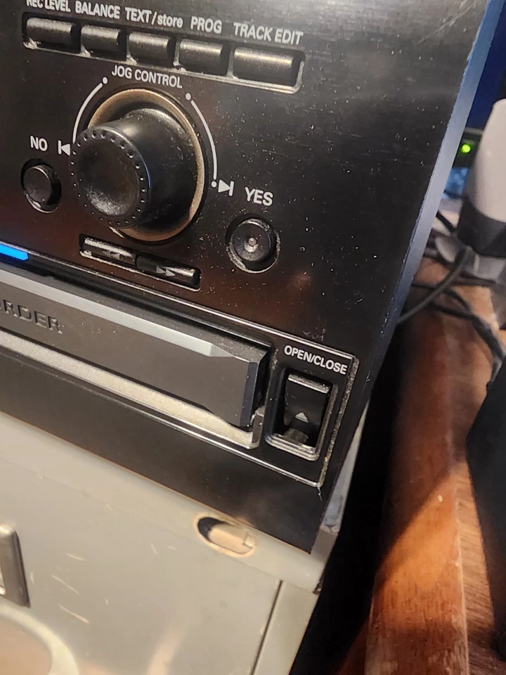Philips CDR785 3 CD Changer Dubbing CD CD/R Recorder. CD Recorder Eject Broken - Image 2 of 4
