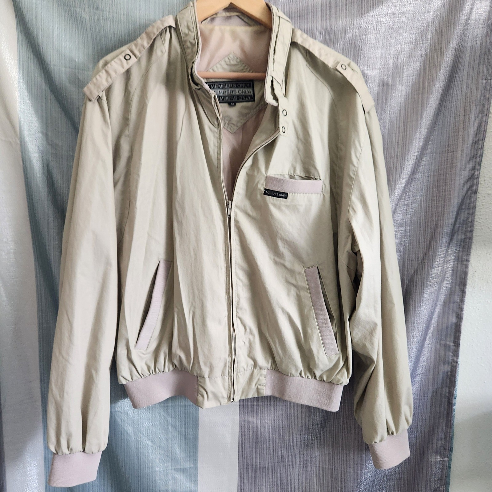 Vintage Members Only Tan Racer Jacket Mens Size 44 Beige Iconic Bomber 80s retro