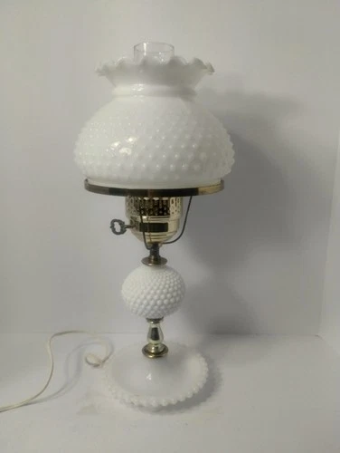 Vtg White Milk Glass Hobnail Hurricane Electric Table Lamp Key Turn Switch GWTW