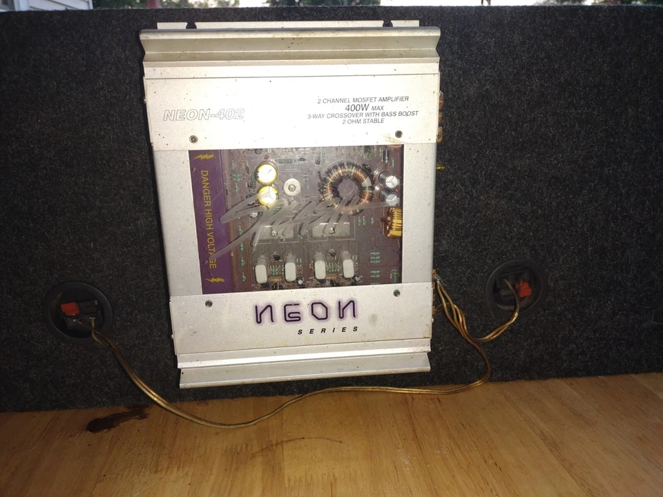 Speaker Box 2 10-in Kicker Competition Speakers And A Splash Neon Series 400w... - Image 4 of 4