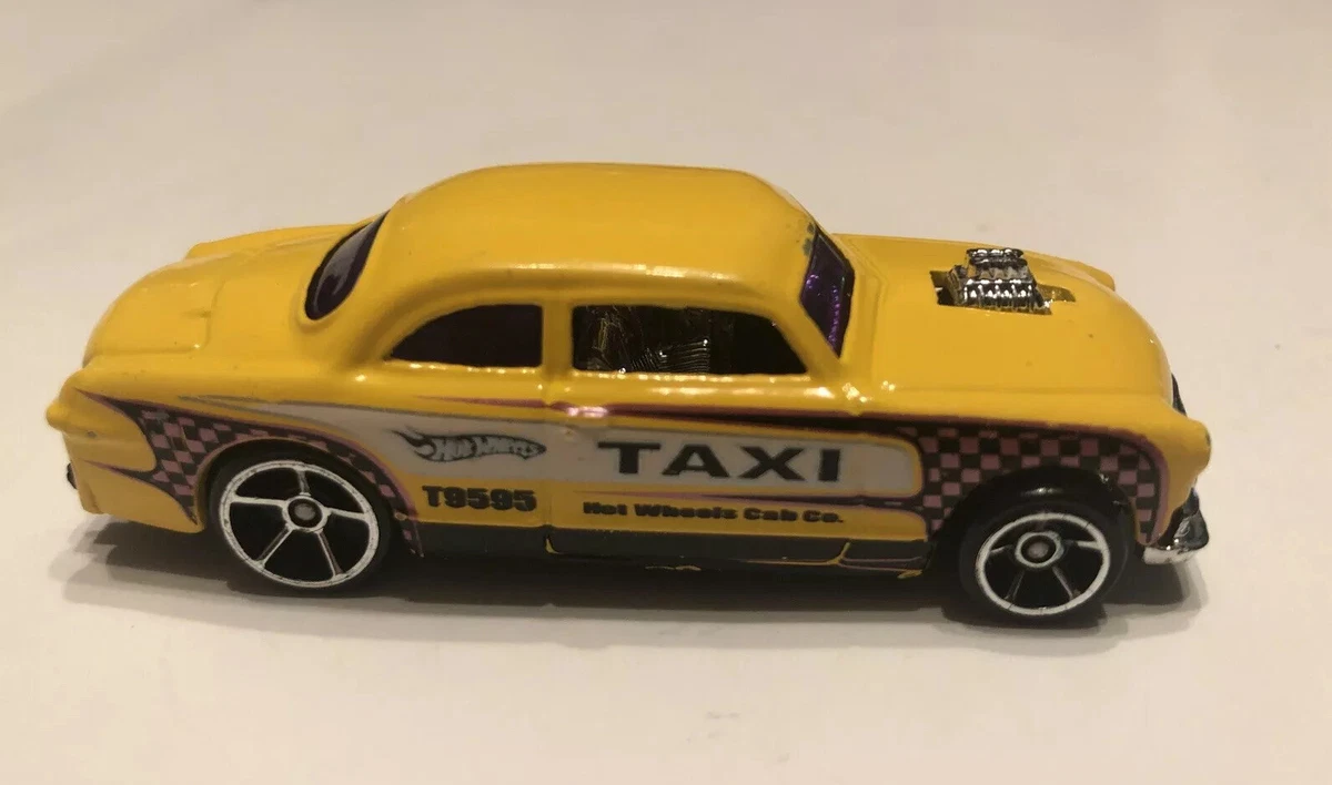 Hot Wheels 2000 Yellow Purple Shoe Box Taxi Cab Co. T9595