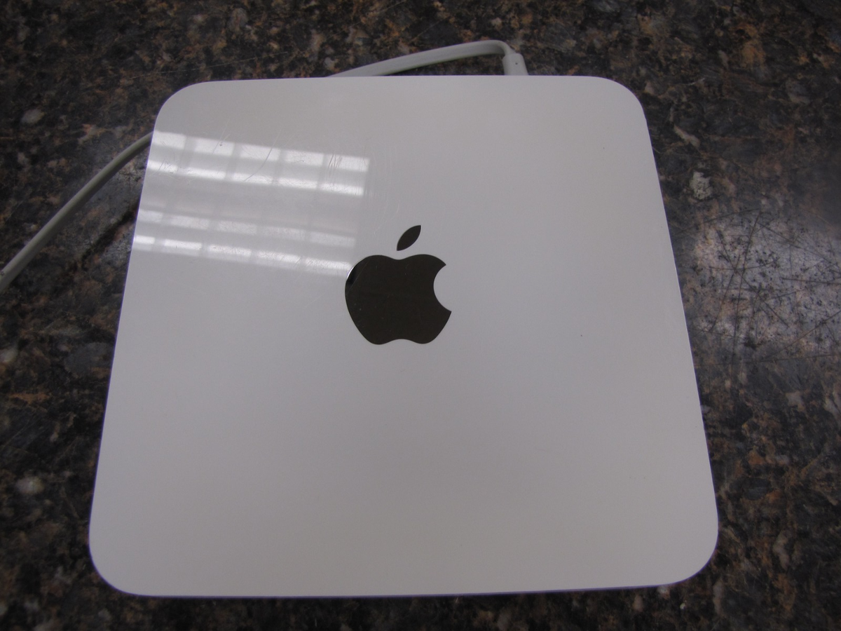 Apple AirPort Time Capsule 2TB A1355 3RD Generation w/ Power Cord