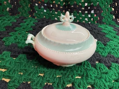 Monticello made by Steubenville for Herman & Kupper Sugar bowl white/blue
