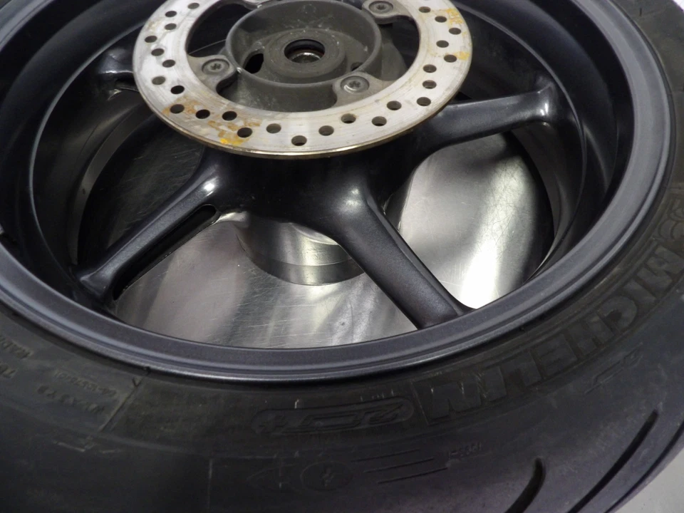 Llanta trasera 11 Triumph Street Triple 675 con rotor de freno y neumático T2010842 Foto 4 de 4