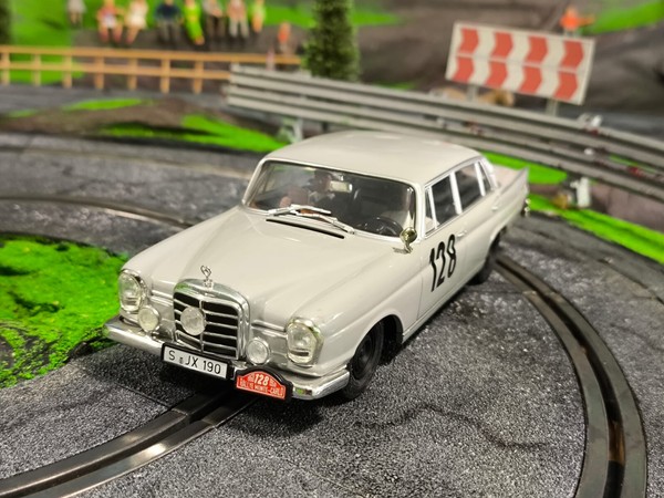 Mercedes Benz 220 SE #128 Winner Rallye Monte Carlo 1960 Revell