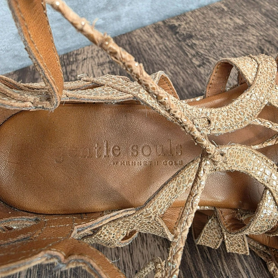 Gentle Souls Kenneth Cole Break My Heart Sandals 8.5 M Gold Leather Gladiator - Image 3 of 4