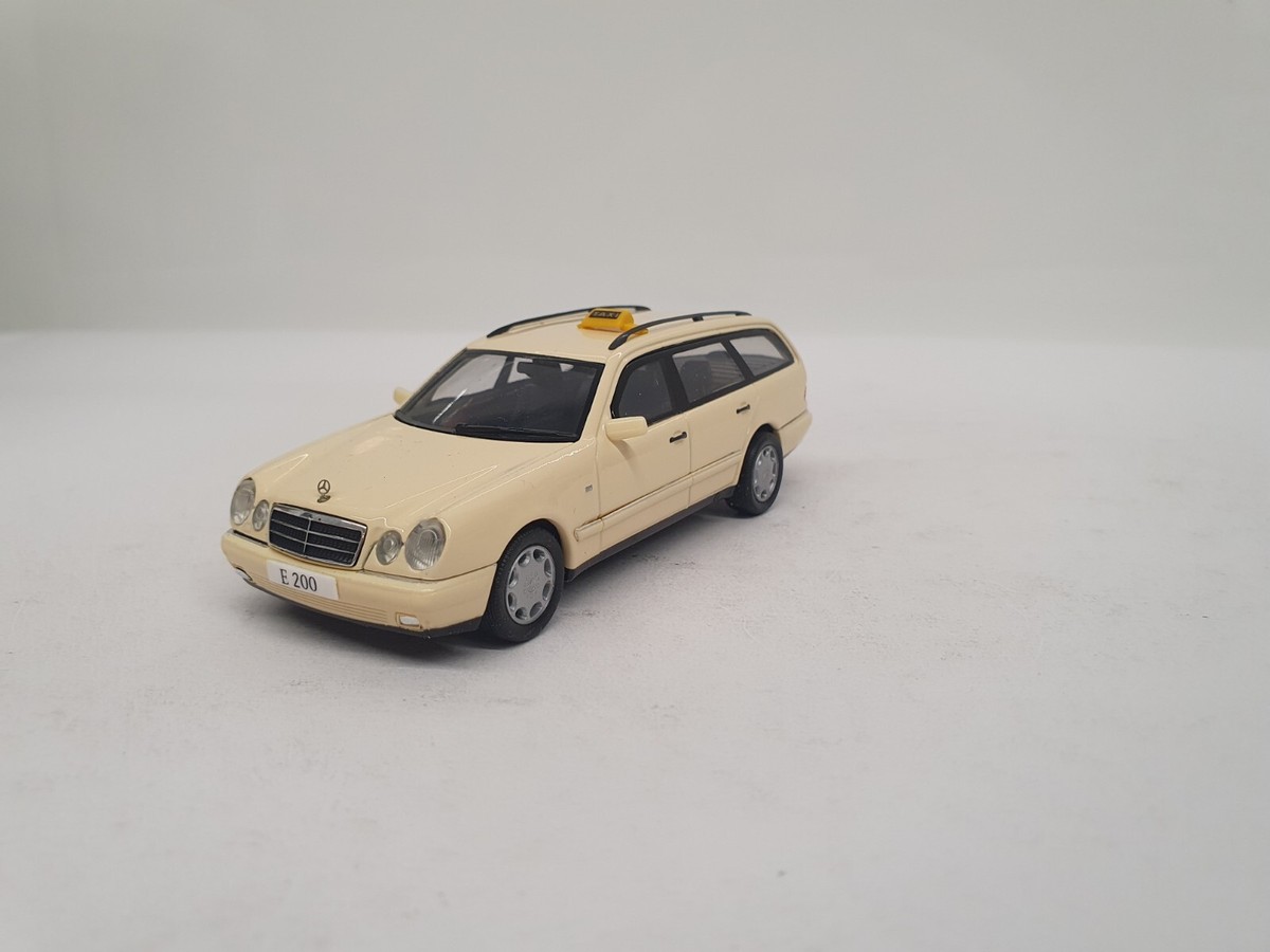 1/43 VERY RARE MERCEDES-BENZ E200 T-MODELL W210 GERMANY TAXI