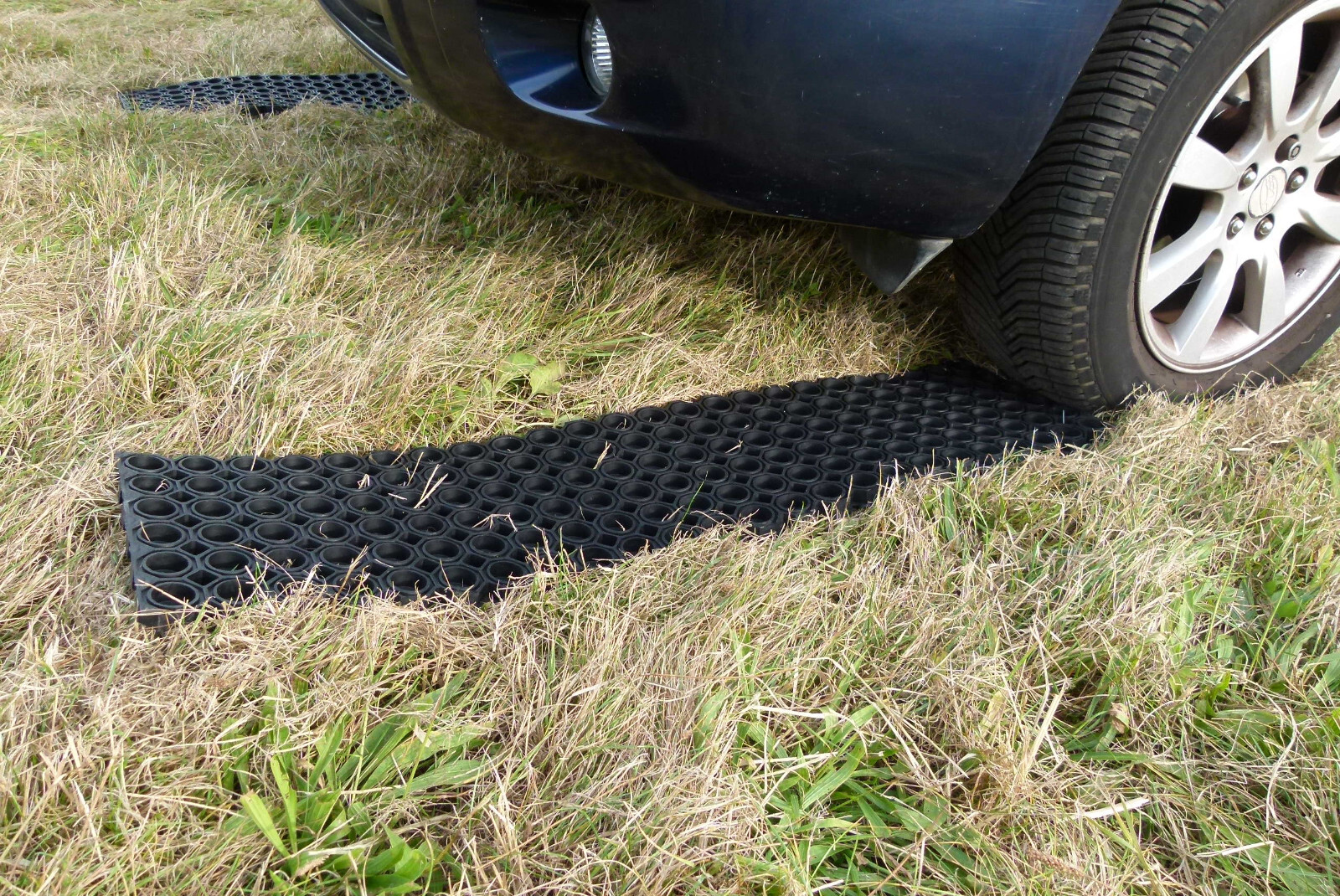 Motorhome Grip Mats TRAXMATS™ Pair antislip traction Campervans, Cars