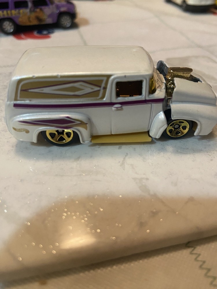 Hot Wheels 1999 “56-ford” Loose