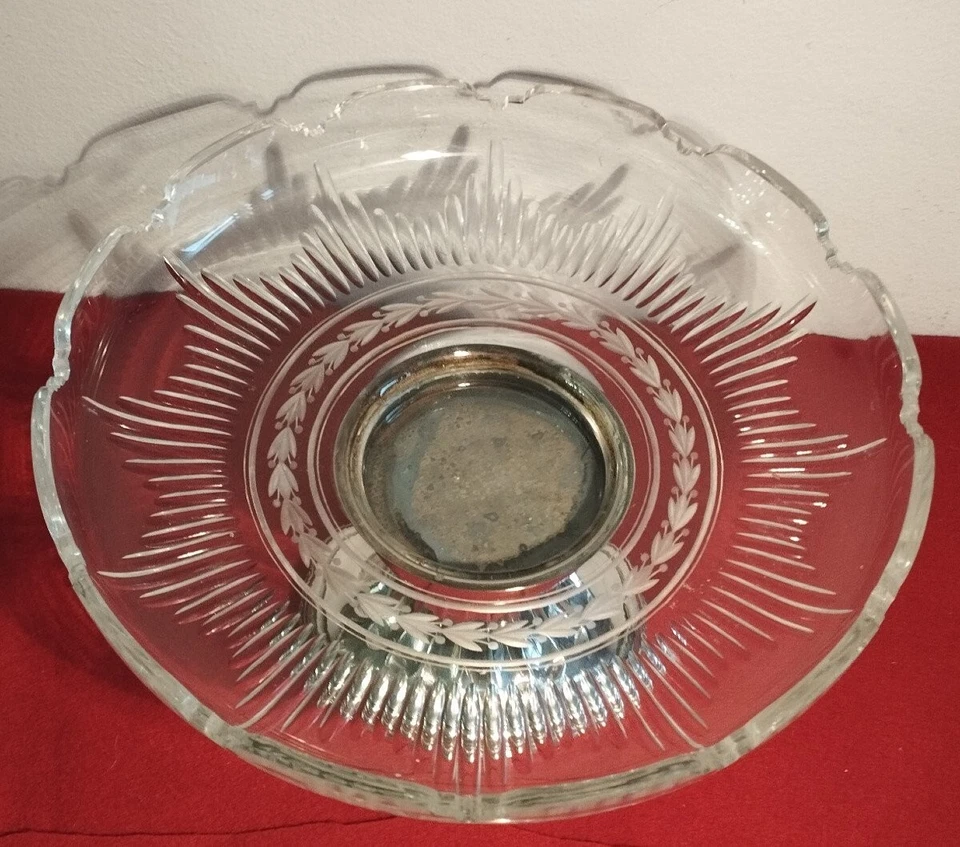 Antiguo cuenco de cristal francés tallado y grabado sobre base de plata de ley siglo XIX Foto 3 de 4