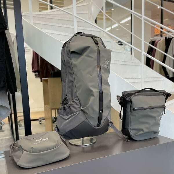 ARC'TERYX × BEAMS Bespoke Arro 22 Backpack GREY Mens Nylon ARC'TERYX × BEAMS Bespoke Arro 22 Backpack GREY Mens Nylon