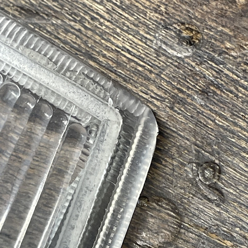 Lente marcadora Chrysler TC by Maserati direita **SOMENTE LENTE**LEIA** - Imagem 2 de 4