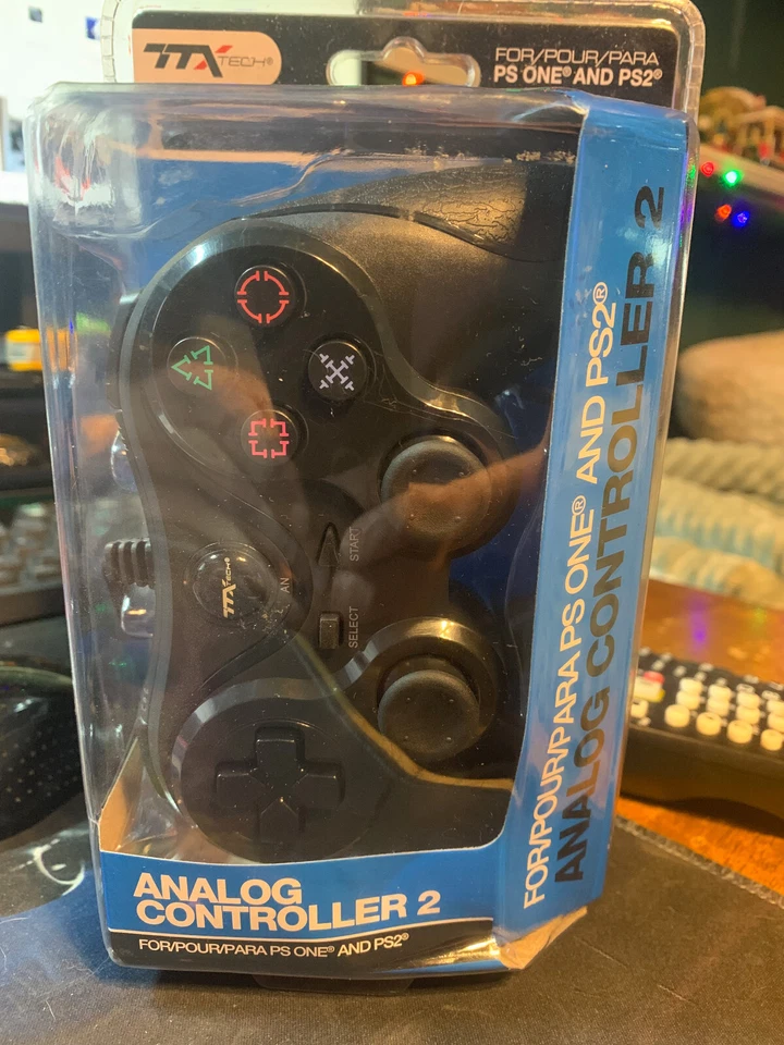 2 NEW ~ PS1 / PS2 TTX Tech Analog Wired Controllers PlayStation One & Two - Image 3 of 4