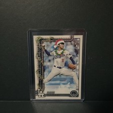 2025 Topps Holiday Roki Sasaki #H23 SP Santa Hat and Light Necklace (RC)