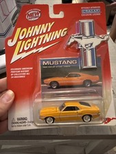 Johnny Lightning Mustang 3 1969 Shelby GT500 Coupe Orange Box30