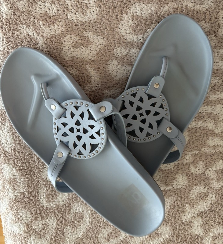Dolce Vita Women’s Tory Look Gotie Laser Cut Blue Thong Sandals ~ Size 10