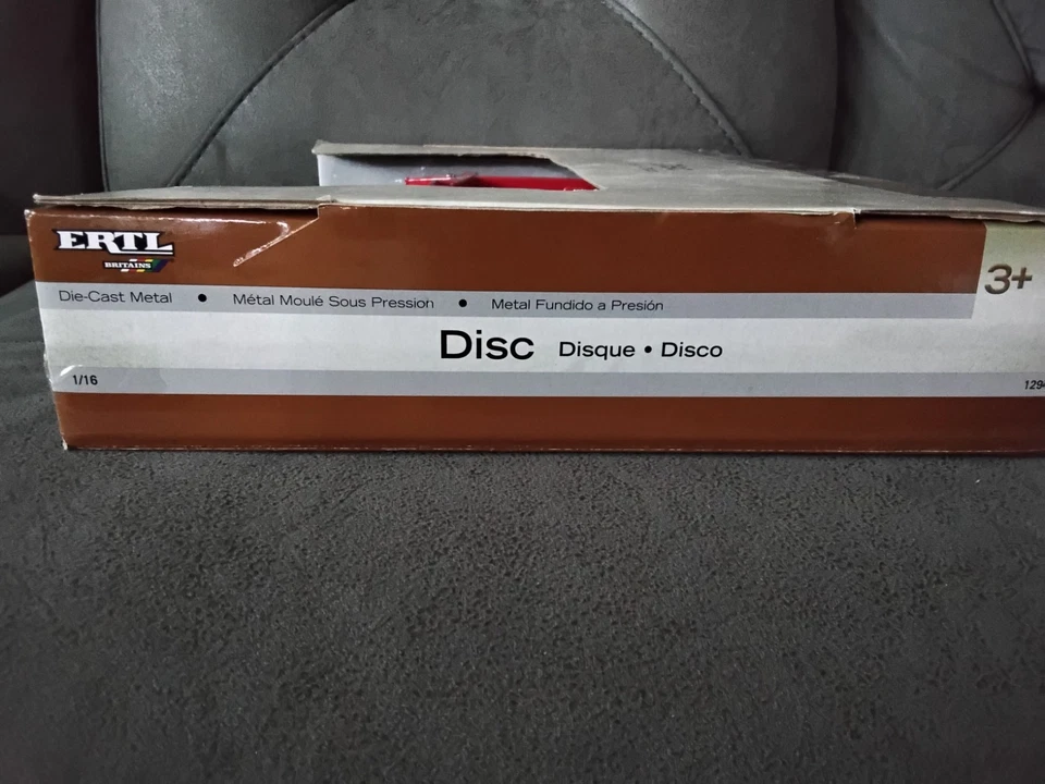 Ertl Britains Disc 1/16 NIB - Image 4 of 4