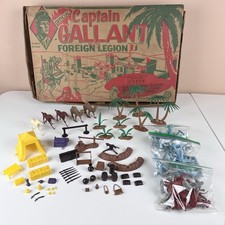 Marx Captain Gallant Box Figures Accessories Machine Gun Swords Barbed Wire 1956