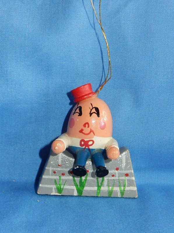 Vintage Humpty Dumpty Egg on Wall Wood Christmas Ornament
