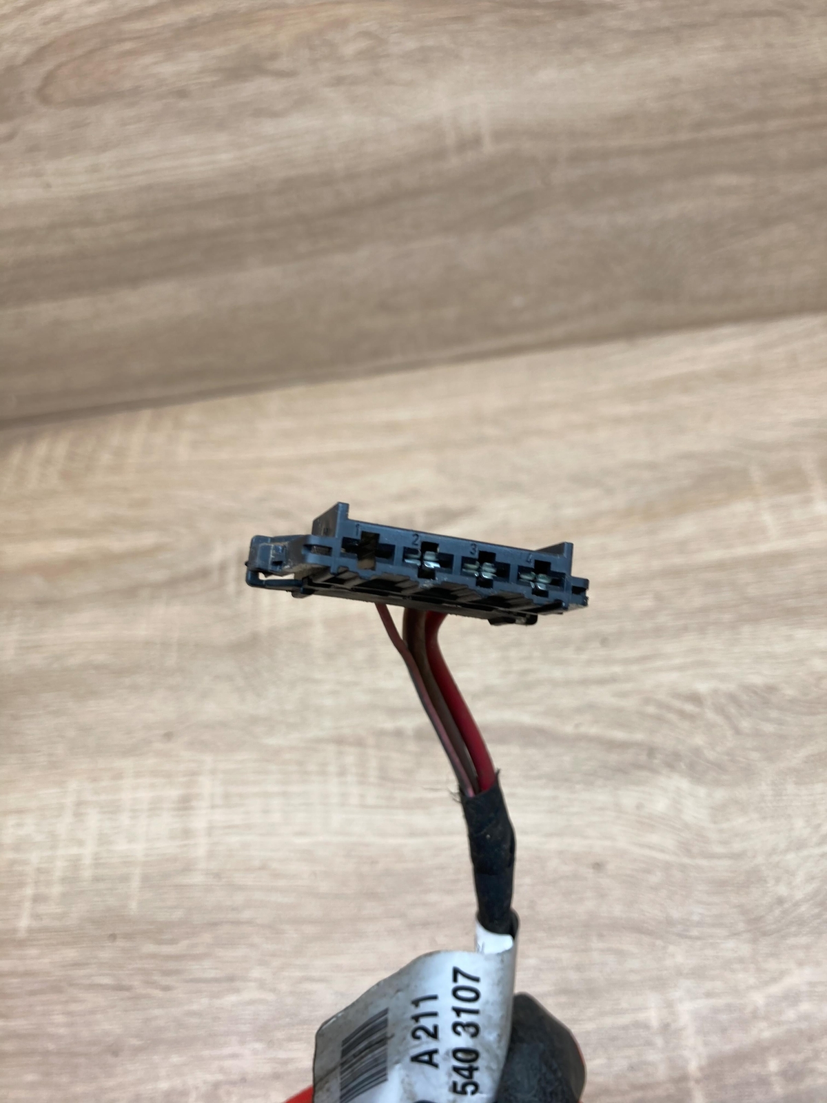 A2115403107 Genuine Mercedes Benz W211 Engine ECU Connector Plug 