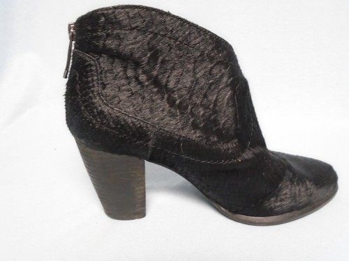 UGG Charlotte Snakeskin Embossed Ankle Boots Booties Black Size 8 - Picture 4 of 8
