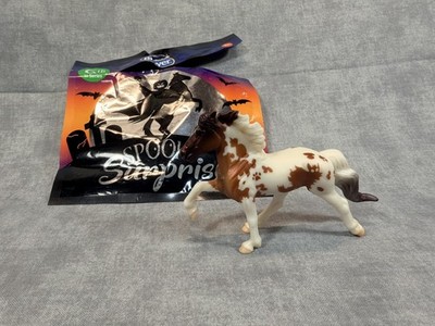 BREYER 2024 STABLEMATE SPOOKY SURPRISE SALEM