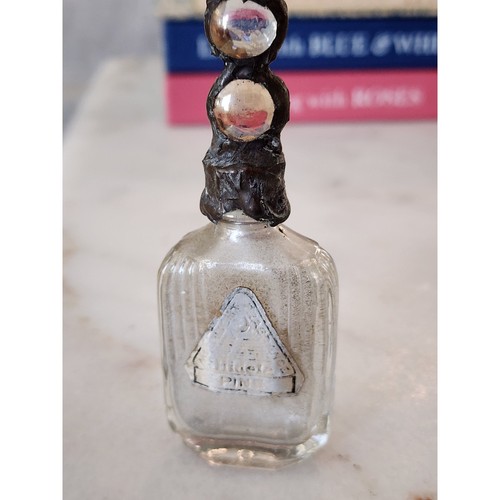 Vintage Decorative Glass Bottle with Beaded Stopper, Soldered Glass Cross - 第 4/8 張圖片