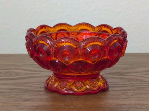 VINTAGE L.E. Smith Cadmium Moon&Stars Footed 5” Glass Candy Bowl Amberina🌟Glows - Picture 2 of 8
