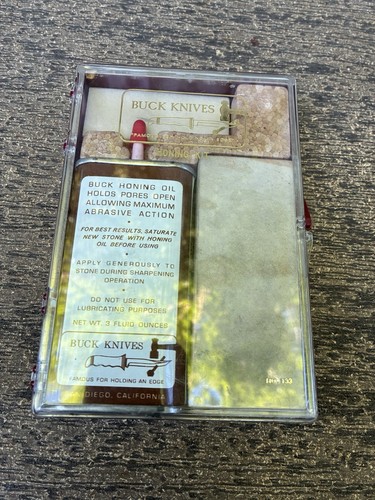 VINTAGE BUCK KNIFE OIL HONING KIT No. 133 2 SHARPENING STONES