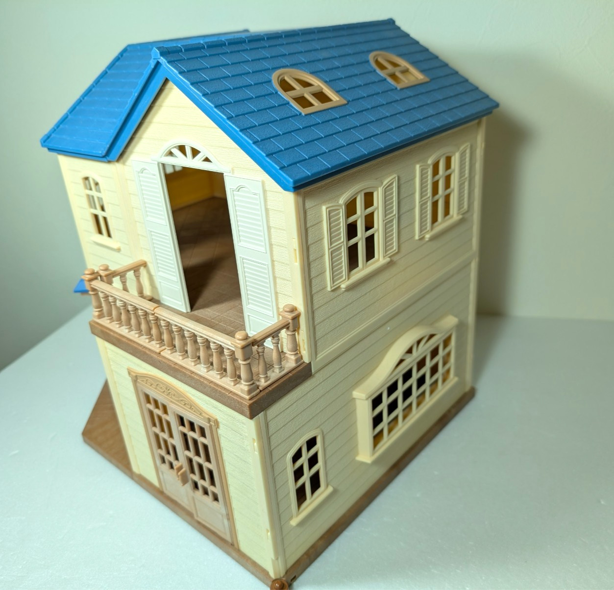 Sylvanian Families Blue Roof House with Carport – Deluxe  Set Incomplete, No box
