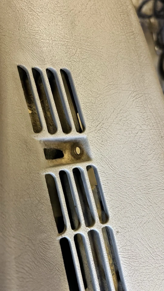 Salpicadero gris Chevy Silverado C3500 95-00 Foto 4 de 4