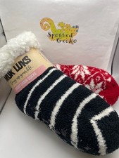 New MUK LUKS 2 Pairs Women's Short Cabin Socks One Size Non-Skid Slipper NWT