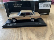 Minichamps 1986 240 GL 1/43 Gold Metallic