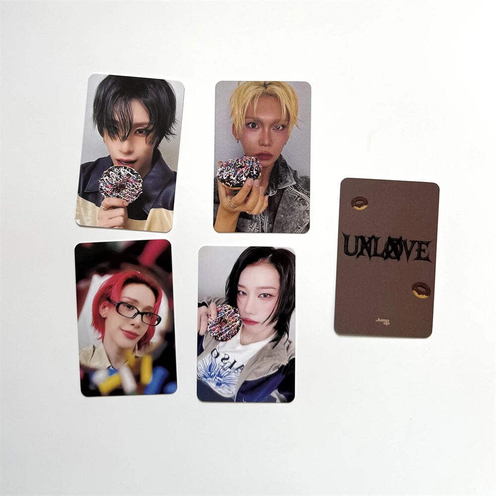 4Pcs KPOP XLOV Photocards UXLXVE Album Postcard Member Two-Sided