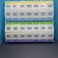 Pill Box w Morning Noon Evening Bedtime Easy Snap  Colors Show Difference 7 Day