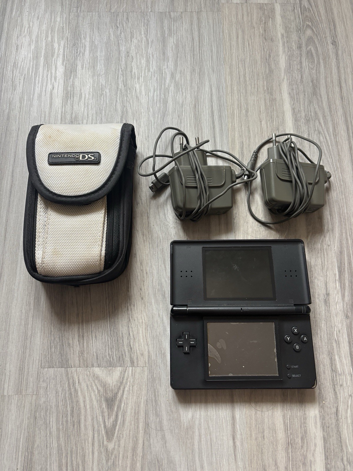 Lot Nintendo DS Lite Noire + Accessoires