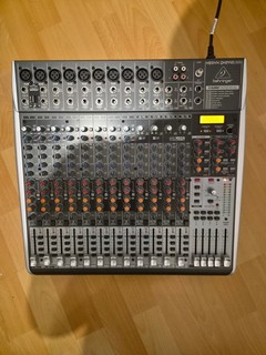 Behringer Xenyx QX2442 24 Kanal Mischpult