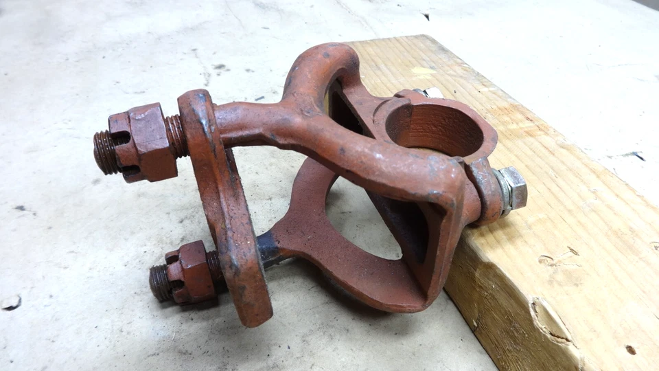 1923 1924 1925 Modelo T Ford Abrazadera de resorte delantera / Montaje de motor Original Foto 3 de 4