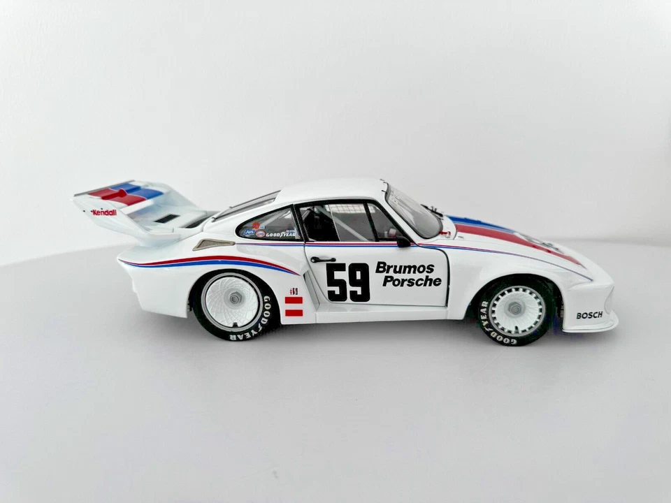 Porsche 935 Brumos Racing #59 Peter Gregg 1979 IMSA GT Champion Carousel1 1:18 - Bild 2 von 4