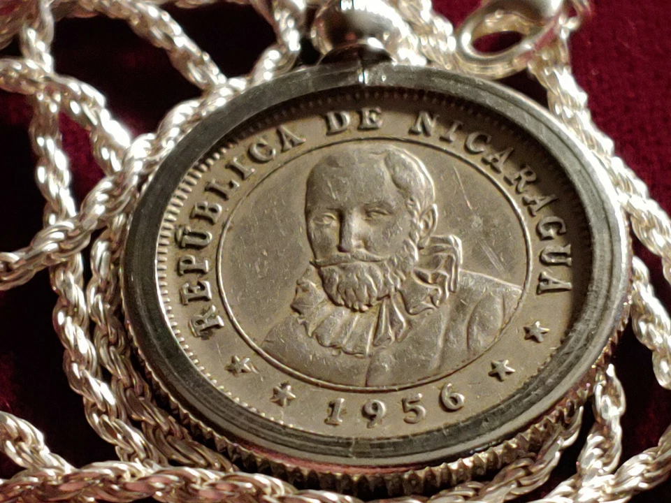 1956 Republica Nicaragua 25 Centavos Pendant on an 18" 925 Italian Rope Chain - Image 4 of 4