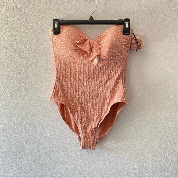 Robin Piccone Tie Front Bandeau One Piece Swimsuit in Blush and White Size 6 Foto 3 de 4