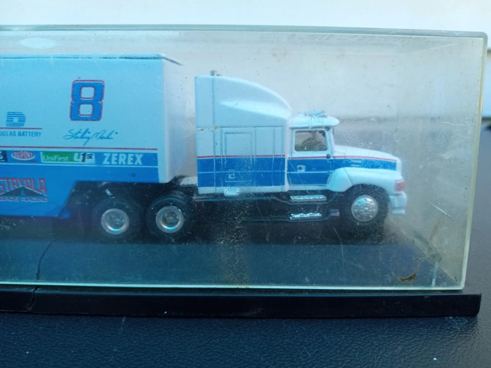 Plataforma de remolque fundido a presión Sterling Martain #8 Raybesto NASCAR Team 1:64 daños Tr7#46 Foto 4 de 4