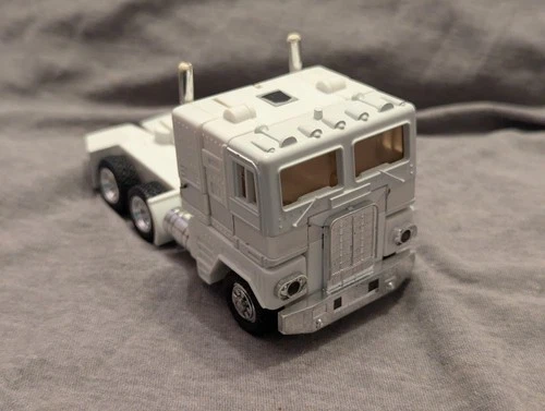 Vintage Transformers G1 Ultra Magnus White Optimus Prime Semi Truck Cab 1985