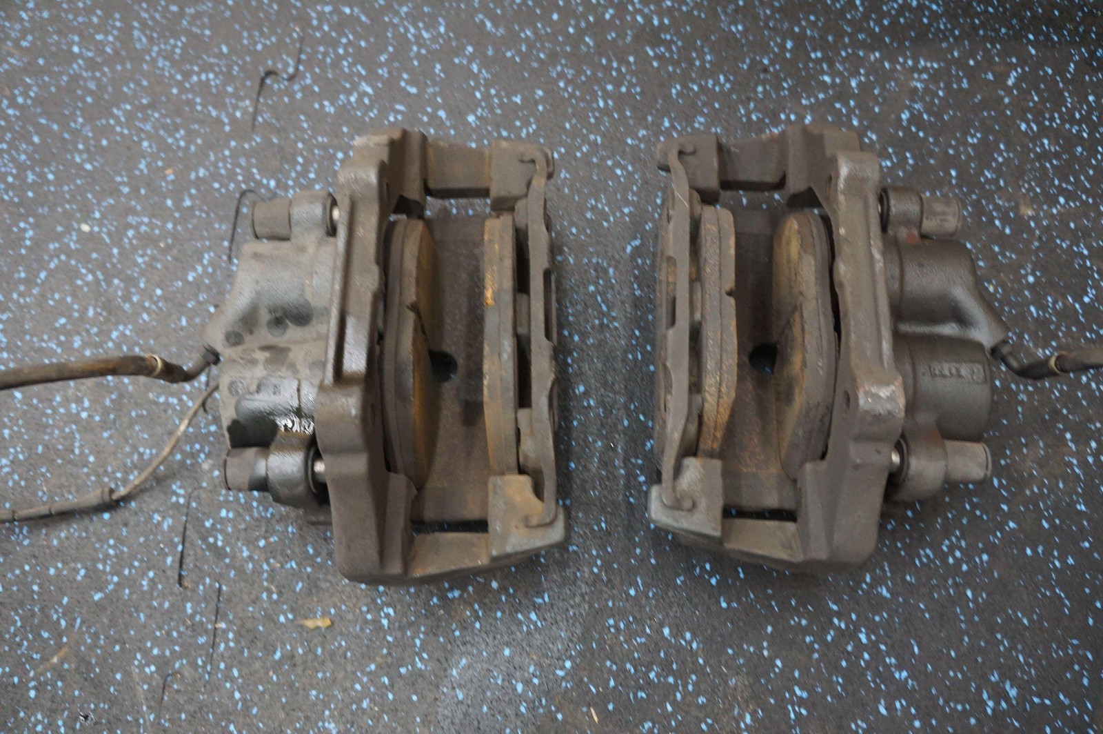 Set 2 Front Left Right Brake Caliper OEM PC57335PASXR Bentley Arnage 2003
