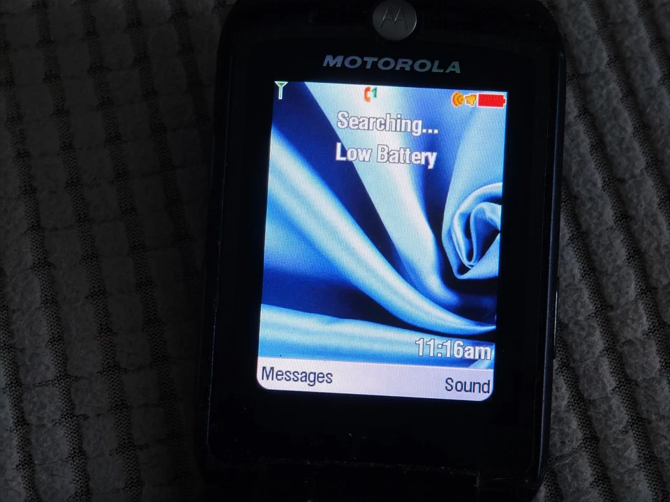 Teléfono Celular Motorola RAZR Maxx V6 Retro Vintage Móvil Abatible 2006 Foto 3 de 4