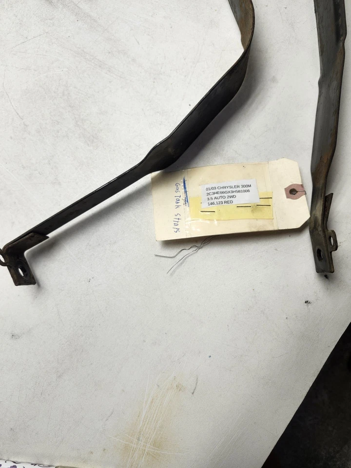 ✅️ 98-04 Chrysler 300M, Concord Interepid, ремни для бензобака LHS - Изображение 2 из 4